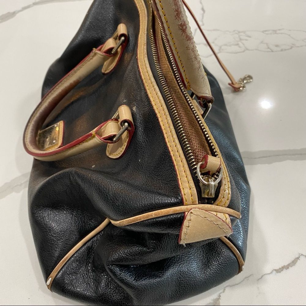 Dooney&Bourke - Picture 5 of 6